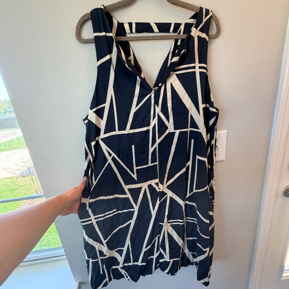 Banana Republic Geometric Shift Dress Womens XL Navy White Sleeveless Minimalist